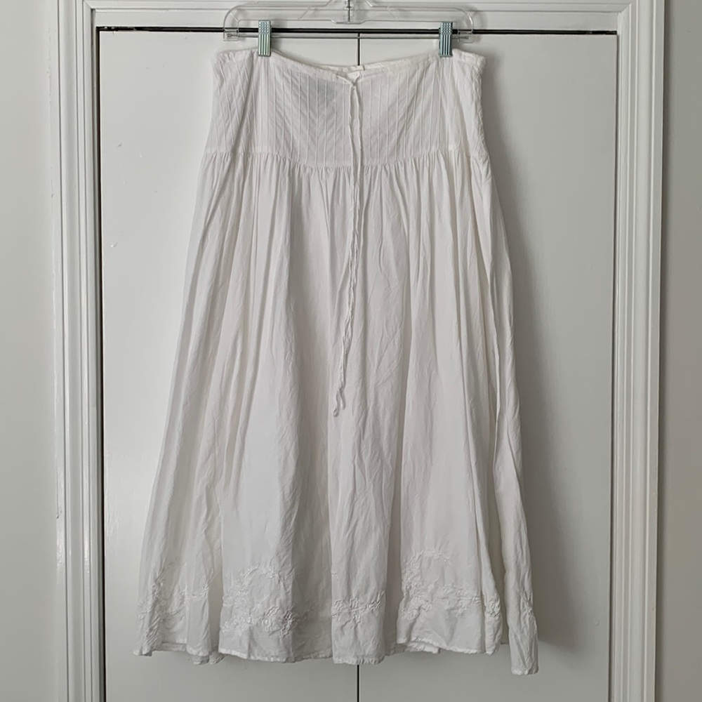 White cotton embroidered skirt, size 12